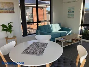 Brand new, central location - Image 5