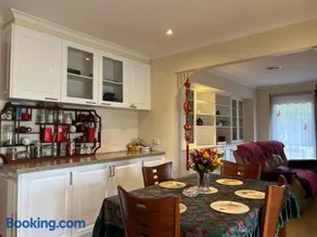 StayAU Farmstay escape Pastoral Fruit Picking - Image 2