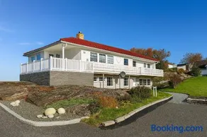 Hus med panoramutsikt i Bud - Image 1