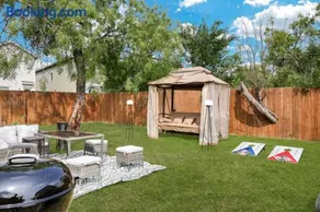 Hot Tub Getaway Nr Missions Park BBQ Yard Games - Image 2