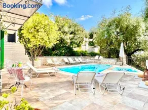 Aphrodite Suites & Apartments with Swimming Pool - Image 2