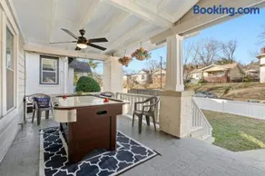 Mara Retreat with Fire Pit-Grill-Patio-Games-Jacuzzi - Image 2
