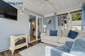Beach Gear Included! Updated 2BR Cottage and Pool - Image 5