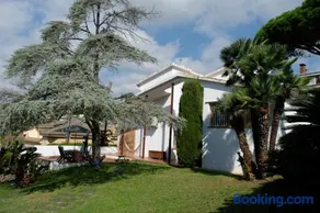 Casa familiar en la playa con piscina - Image 1