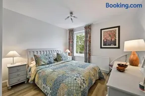 Finest Retreats - Riverside View - Image 2