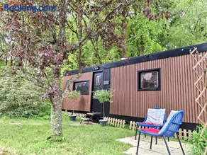 Cara Cabin Self Catering Tiny Home - Image 2