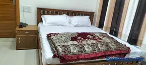 Hotel Eleven Guest House & Restaurant - Image 4