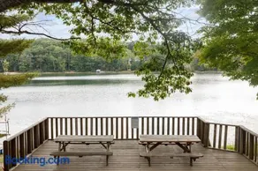 Rennie Lake Hideaway Cottage - Image 2