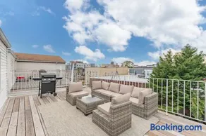 3Br Apt in West New York with Private Parking and Rooftop - Image 2