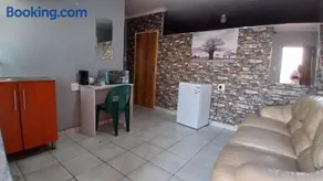 Elim Pink House Accommodation - Image 1