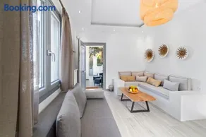 Central & Luxury Home - Image 3