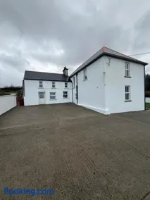 Entire Farmhouse in Tipperary - Image 4