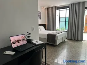 Status Elegance Hotel - Image 4