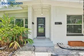 3BR Orlando Stay Save 16 Pet-Friendly Fun - Image 1
