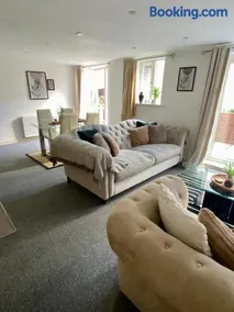 Central Southsea Duplex Apartment 2BR Parking Dogs - Image 5