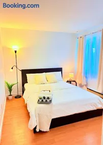 Private Room In The Heart Of The City - Image 1