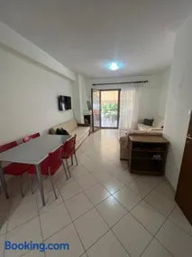 Johnakos apartment - Image 2
