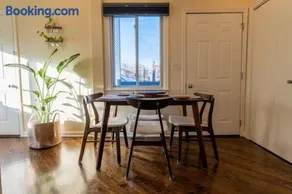 Bucktown Private Condo - Image 4
