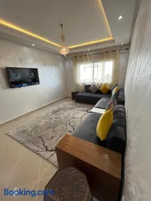 Luxury Center Town Apartment - Image 1