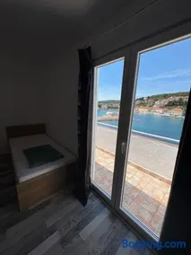 Apartments Peronja Jelsa Seafront - Image 2