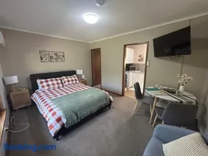 #1 Waddell Studio Apartment - Image 3