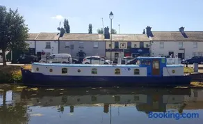 Roisin Dubh Houseboat - Image 1