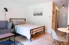 Studio w Balcony with Smart TV and 2 Min Walk to Lake - Image 1