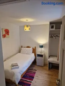 Coastal Cottage - Image 4