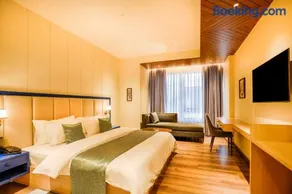 Hotel Treeline - Image 3