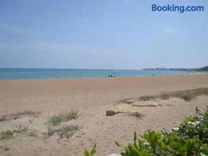 Apartamento en primera línea de playa en Denia con Wi-Fi, jardín y piscina - ES-373-34 - Image 5