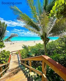 The Divine Tides Condo 5 Minute Walk to the Beach - Image 1