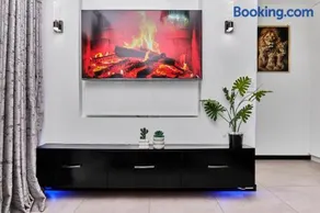 AYA Luxury Apartment - Image 4