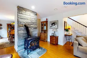 Gorgeous water-view home & attached apartment with washer/dryer - Image 3