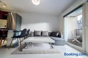 Appartement avec chambre HomeCinema - Parking&Terrase proche Paris - Image 1