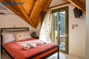 Chelmis Maria's City Villa - Image 3