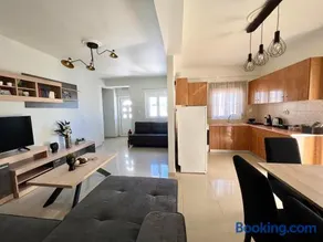 Ammos Luxury Apartments - Image 1