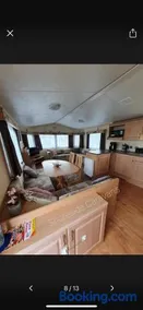 162 Northfield, 3 bedroom, 8 berth - Image 2