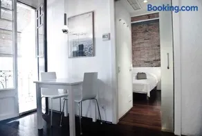 Barceloneta Suites Apartments Beach - Image 4