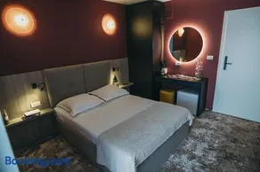 Grey Residence - Image 1