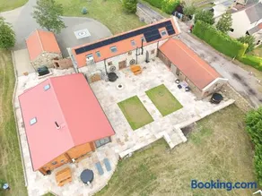 The Oak, Country Home, Sleeps 4 with Hot Tub near Durham City & Bishop Auckland - Image 5