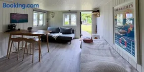 Newly renovated guest house 200 meters from the beach - Image 2