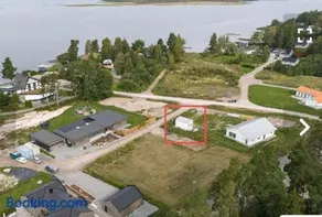 Tiny house with lake view - Image 2