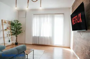 bright & grey - Netflix - City - Wifi - 4 Person - Image 3