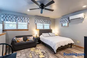 Sea Cave, OBX gem, private studio, couple's nest! - Image 1