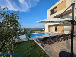 Villa Fami by DuBooker - Image 1