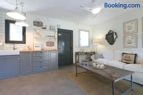 Apollo Beachfront House in Pefkohori #FeelsLikeHome - Image 1