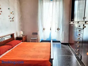 Charming Apartment in Genova with Private Parking, 70 sqm - Image 5