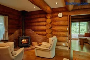 Villa Noël Kitakaruizawa Notch, Pet Friendly Sauna & Wood Jacuzzi - Image 3