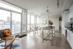 Modern 2BR, 2BA Suite - Incredible Views - Parking - Image 5