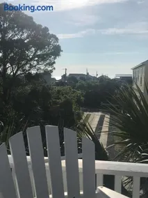 Stay at The Salty Gal - 4 Minute Walk to both Carolina and Kure Beaches - Image 1